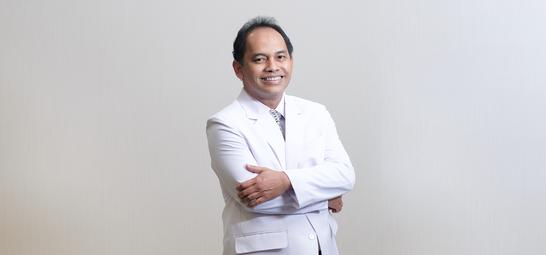 KMN EyeCare - DR. Dr. Ari Djatikusumo , SpM