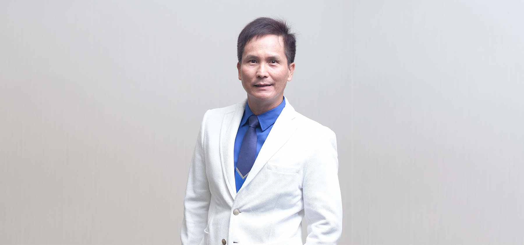 KMN EyeCare - Dr. R. Viktor Rasoebala , SpM