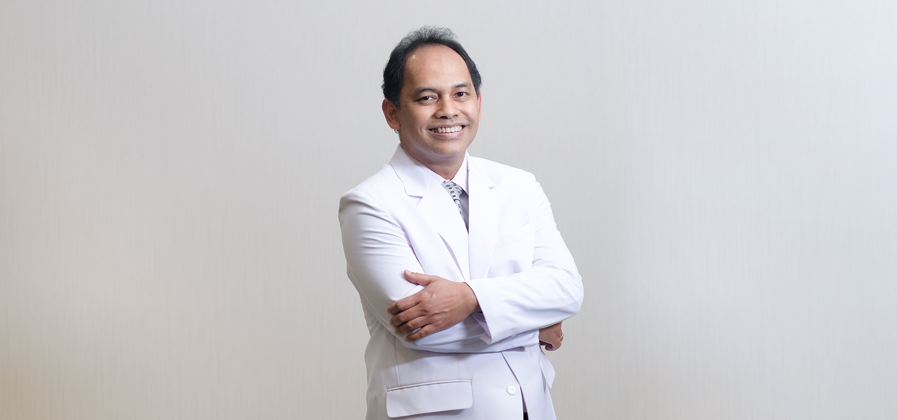 KMN EyeCare - DR. Dr. Ari Djatikusumo , SpM