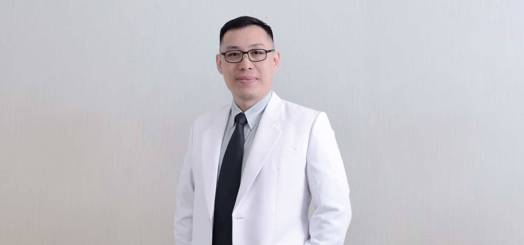 KMN EyeCare - Dr. Henry Warouw , SpM
